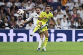 包含赛地聚焦：欧冠集结日热度飙升；尼斯手感冰凉；悬念犹存；数据趋势出现新变化的词条AC MILAN